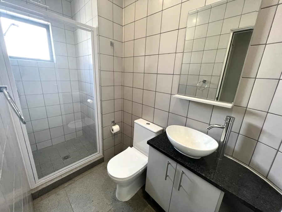 To Let 2 Bedroom Property for Rent in Royal Ascot Western Cape